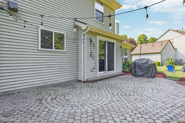 7570 Greenway Lane, West Bloomfield Charter Township, MI 48324