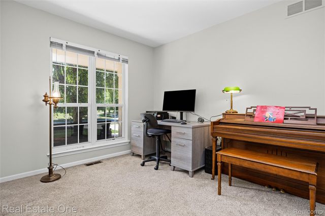 7570 Greenway Lane, West Bloomfield Charter Township, MI 48324