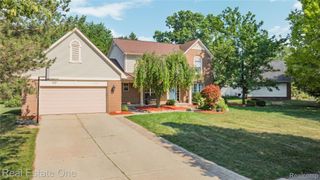 7570 Greenway Lane, West Bloomfield Charter Township, MI 48324