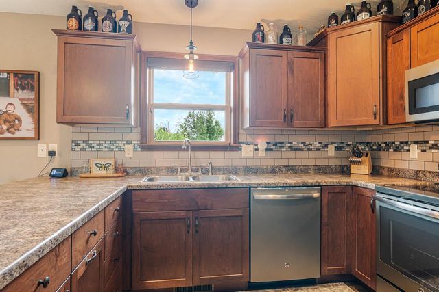 810 RUSTY COURT, Kaukauna, WI 54130