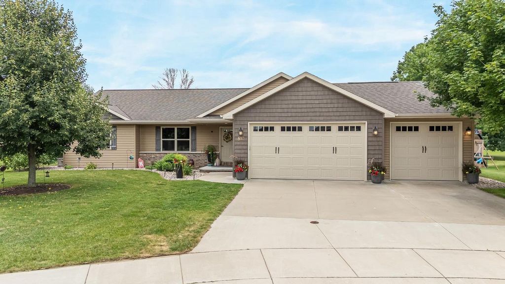 810 RUSTY COURT, Kaukauna, WI 54130