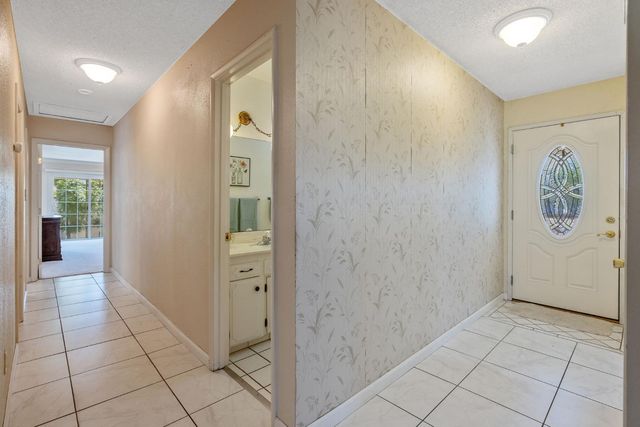 4909 E Fillmore Avenue S, Fresno, CA 93727