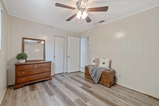 4909 E Fillmore Avenue S, Fresno, CA 93727