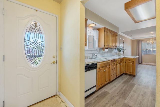 4909 E Fillmore Avenue S, Fresno, CA 93727