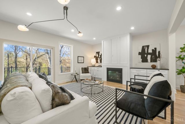 3917 Paxton Avenue, Cincinnati, OH 45209