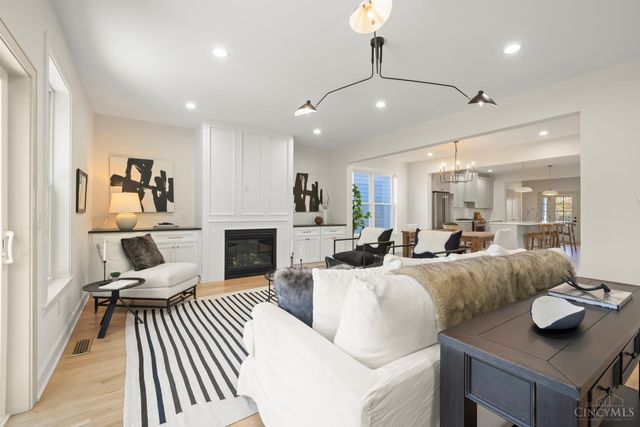 3917 Paxton Avenue, Cincinnati, OH 45209