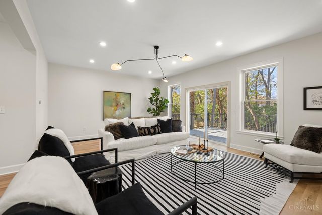 3917 Paxton Avenue, Cincinnati, OH 45209