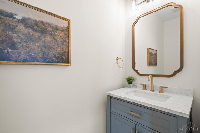 3917 Paxton Avenue, Cincinnati, OH 45209