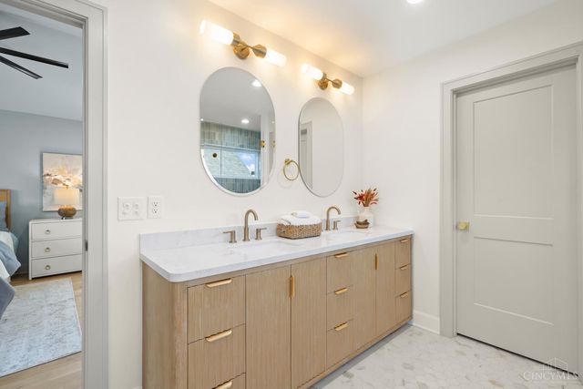 3917 Paxton Avenue, Cincinnati, OH 45209