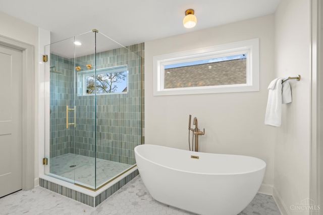 3917 Paxton Avenue, Cincinnati, OH 45209