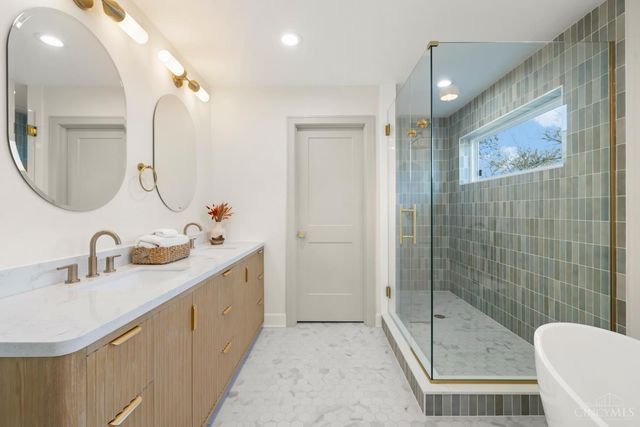 3917 Paxton Avenue, Cincinnati, OH 45209