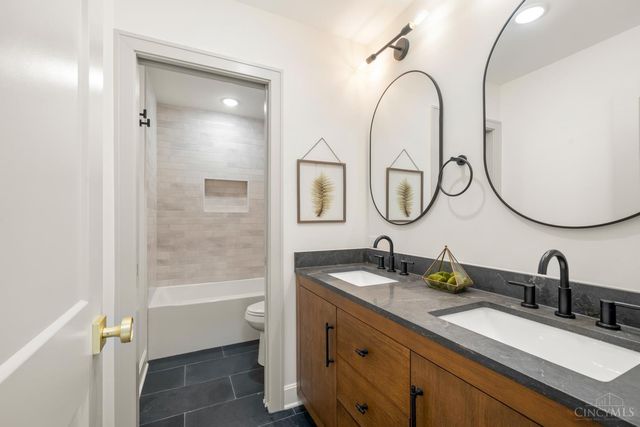 3917 Paxton Avenue, Cincinnati, OH 45209