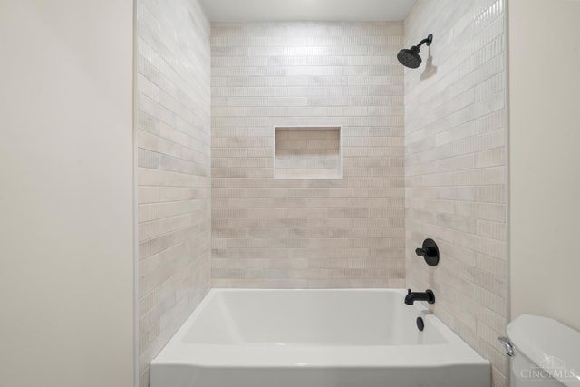 3917 Paxton Avenue, Cincinnati, OH 45209