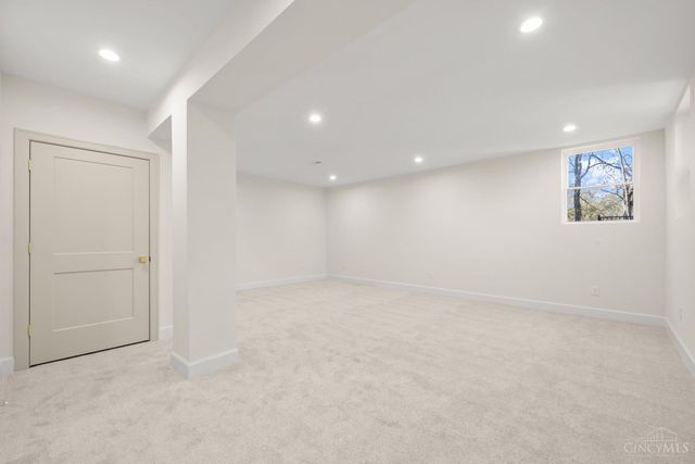 3917 Paxton Avenue, Cincinnati, OH 45209