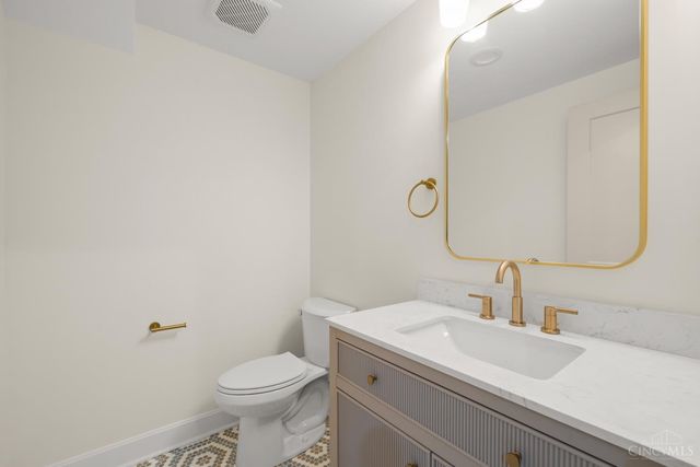 3917 Paxton Avenue, Cincinnati, OH 45209