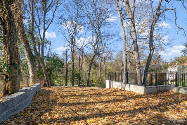 3917 Paxton Avenue, Cincinnati, OH 45209