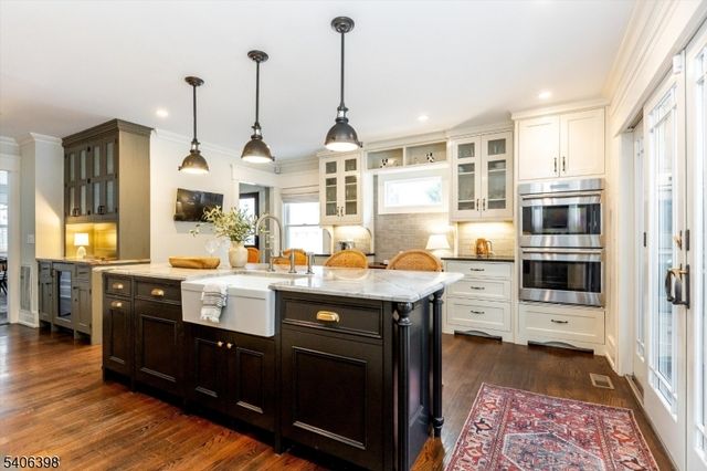 25 Ridgewood Ter, Maplewood Twp., NJ 07040