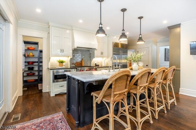 25 Ridgewood Ter, Maplewood Twp., NJ 07040