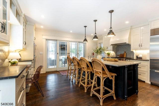 25 Ridgewood Ter, Maplewood Twp., NJ 07040