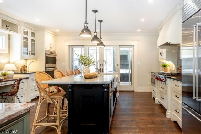 25 Ridgewood Ter, Maplewood Twp., NJ 07040