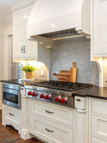 25 Ridgewood Ter, Maplewood Twp., NJ 07040