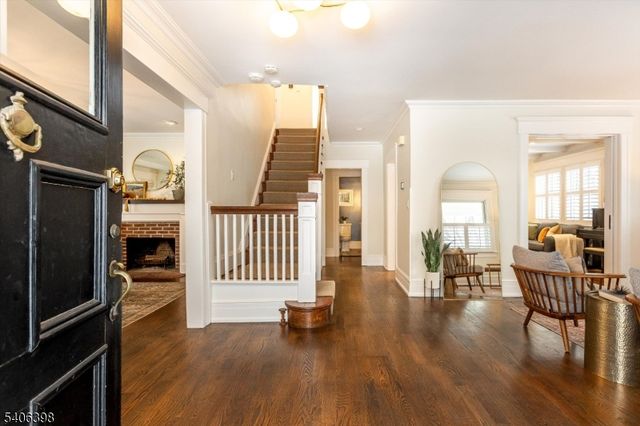 25 Ridgewood Ter, Maplewood Twp., NJ 07040