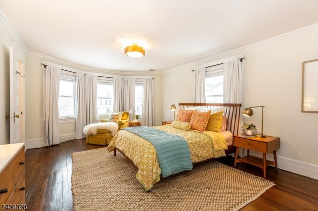 25 Ridgewood Ter, Maplewood Twp., NJ 07040