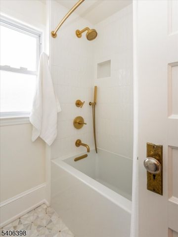 25 Ridgewood Ter, Maplewood Twp., NJ 07040