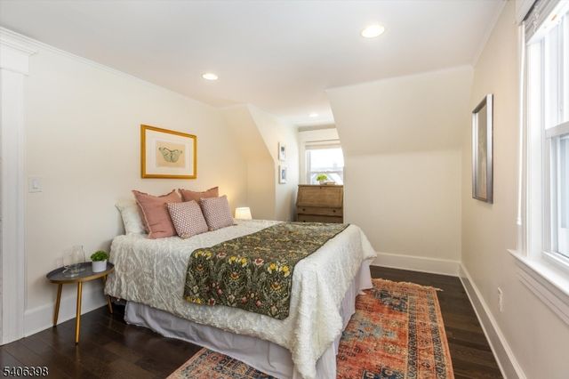 25 Ridgewood Ter, Maplewood Twp., NJ 07040