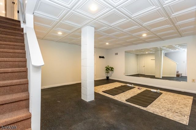 25 Ridgewood Ter, Maplewood Twp., NJ 07040