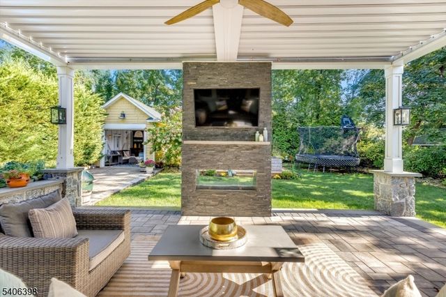 25 Ridgewood Ter, Maplewood Twp., NJ 07040