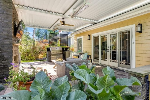 25 Ridgewood Ter, Maplewood Twp., NJ 07040