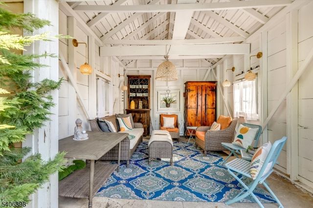 25 Ridgewood Ter, Maplewood Twp., NJ 07040