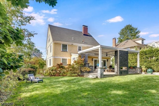 25 Ridgewood Ter, Maplewood Twp., NJ 07040