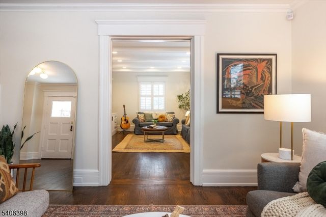 25 Ridgewood Ter, Maplewood Twp., NJ 07040