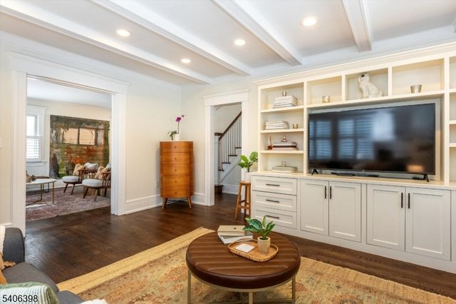 25 Ridgewood Ter, Maplewood Twp., NJ 07040