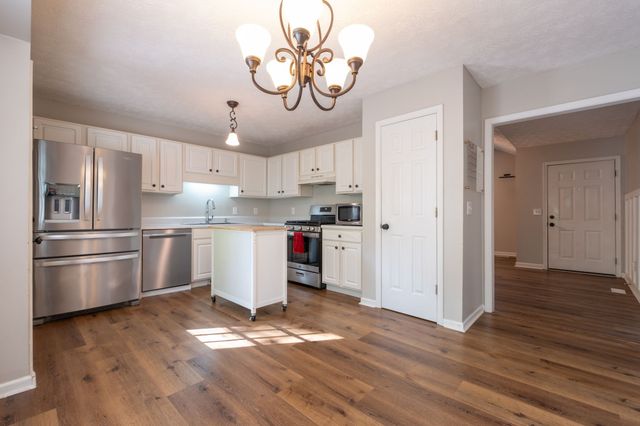 104 Forrest Ln, White House, TN 37188