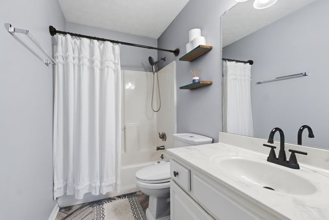 104 Forrest Ln, White House, TN 37188
