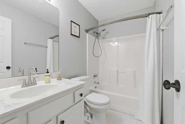 104 Forrest Ln, White House, TN 37188