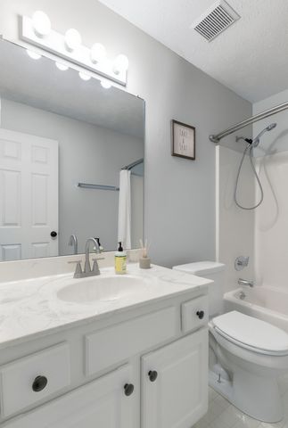 104 Forrest Ln, White House, TN 37188