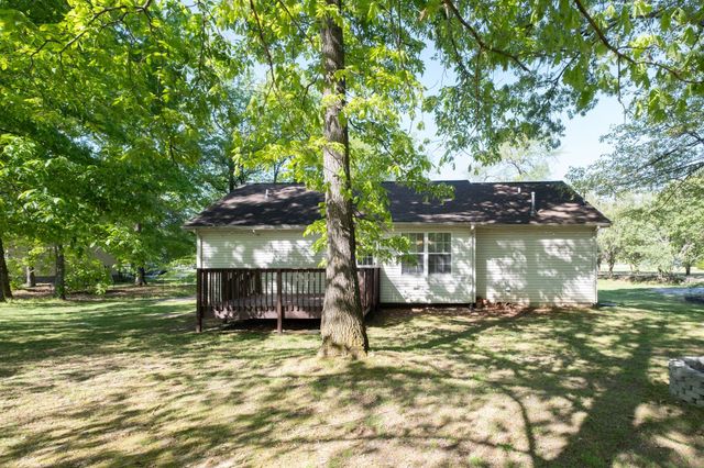 104 Forrest Ln, White House, TN 37188