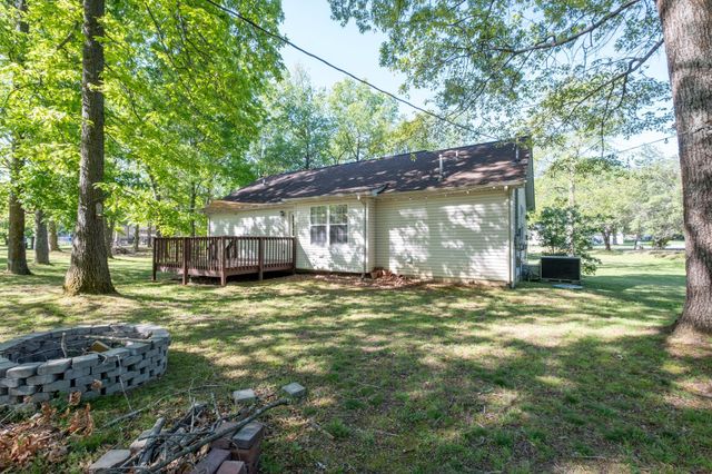 104 Forrest Ln, White House, TN 37188