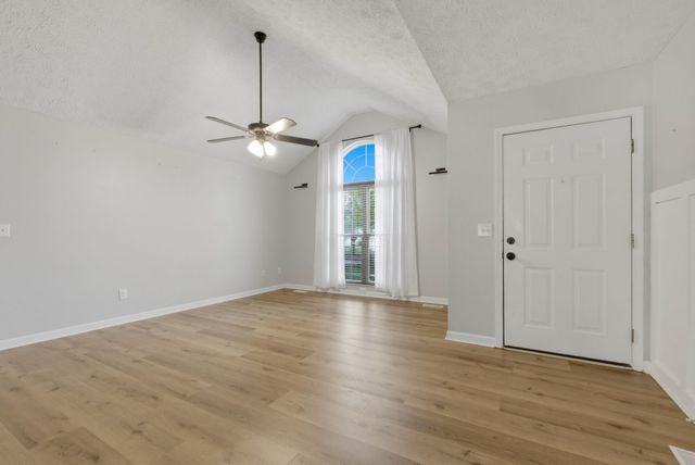104 Forrest Ln, White House, TN 37188