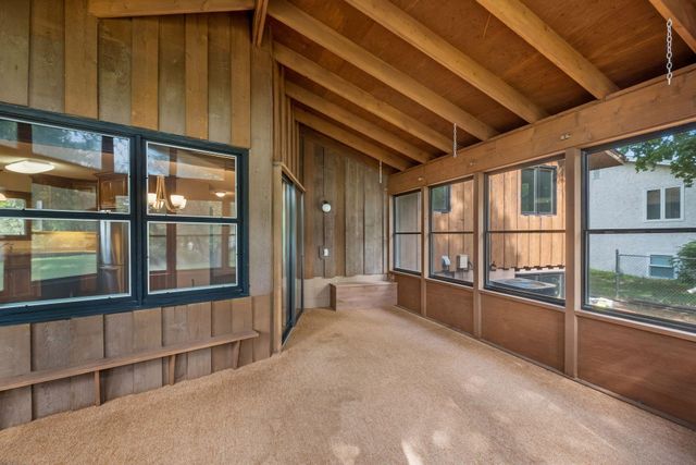 1062 Crestview Drive S, Maplewood, MN 55119