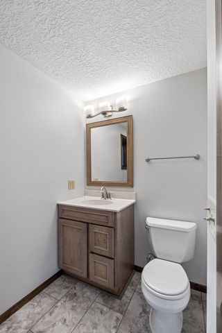 1062 Crestview Drive S, Maplewood, MN 55119