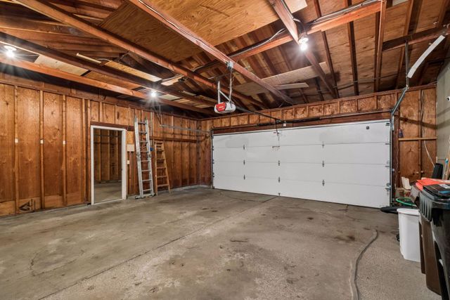 1062 Crestview Drive S, Maplewood, MN 55119