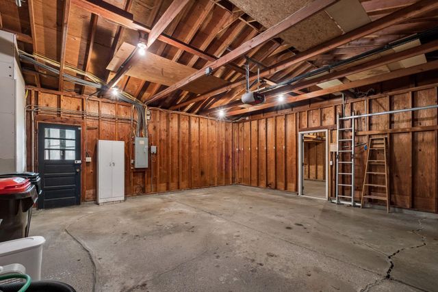 1062 Crestview Drive S, Maplewood, MN 55119