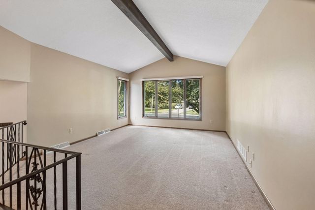 1062 Crestview Drive S, Maplewood, MN 55119