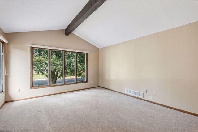 1062 Crestview Drive S, Maplewood, MN 55119