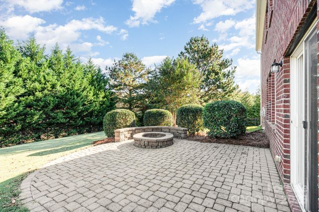 2424 Flintshire Lane, Gastonia, NC 28056